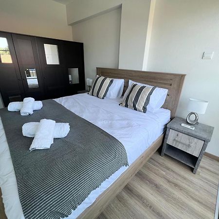 Appartamento Azul Sea View Larnaca Esterno foto