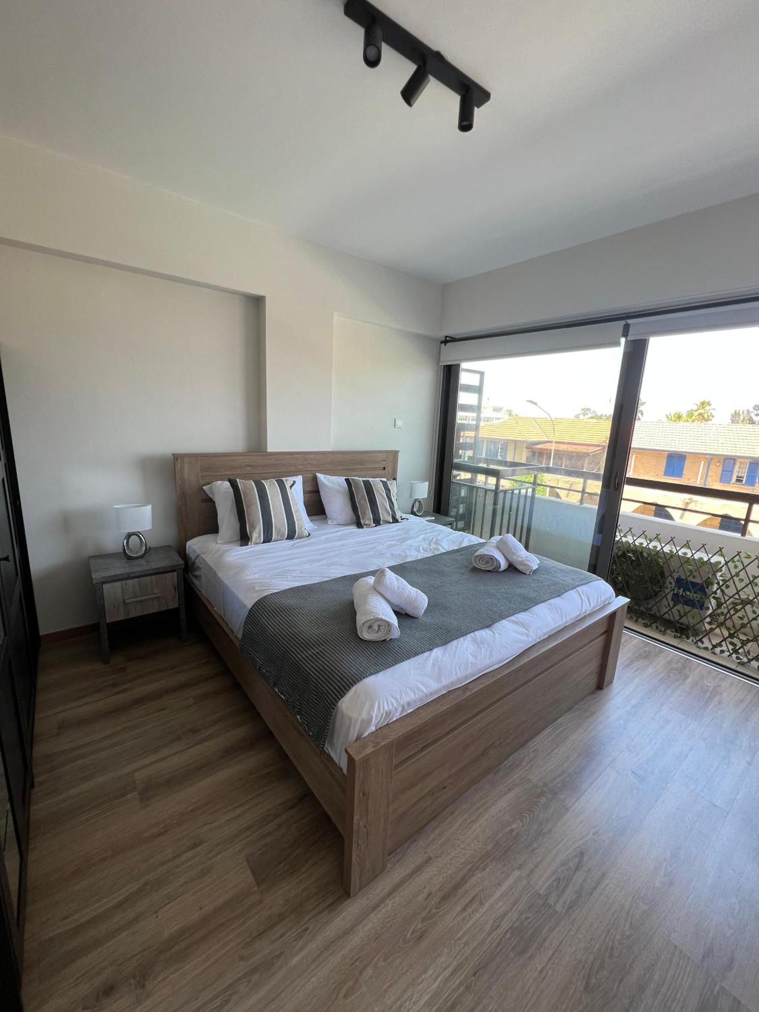 Appartamento Azul Sea View Larnaca Esterno foto