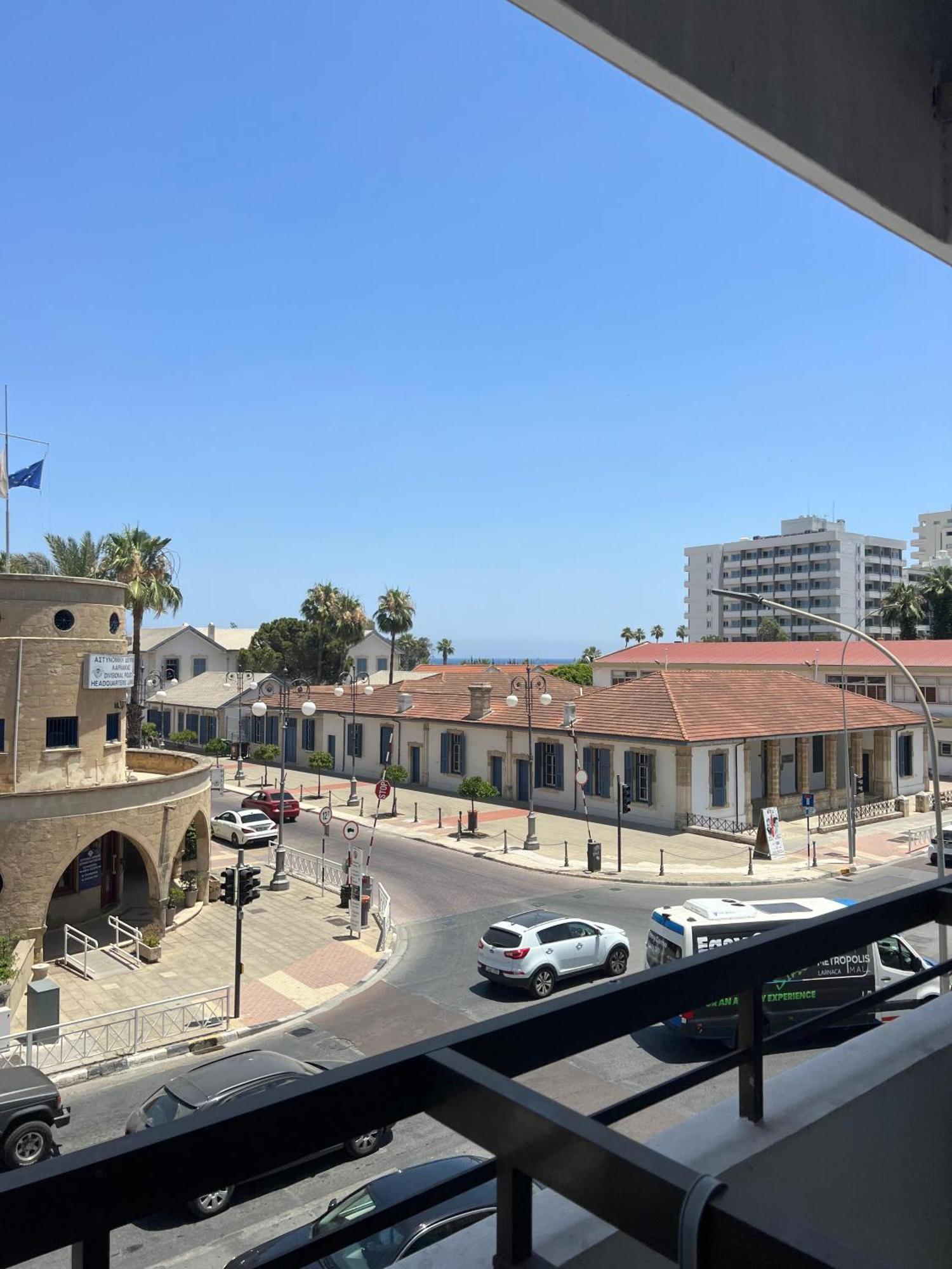 Appartamento Azul Sea View Larnaca Esterno foto