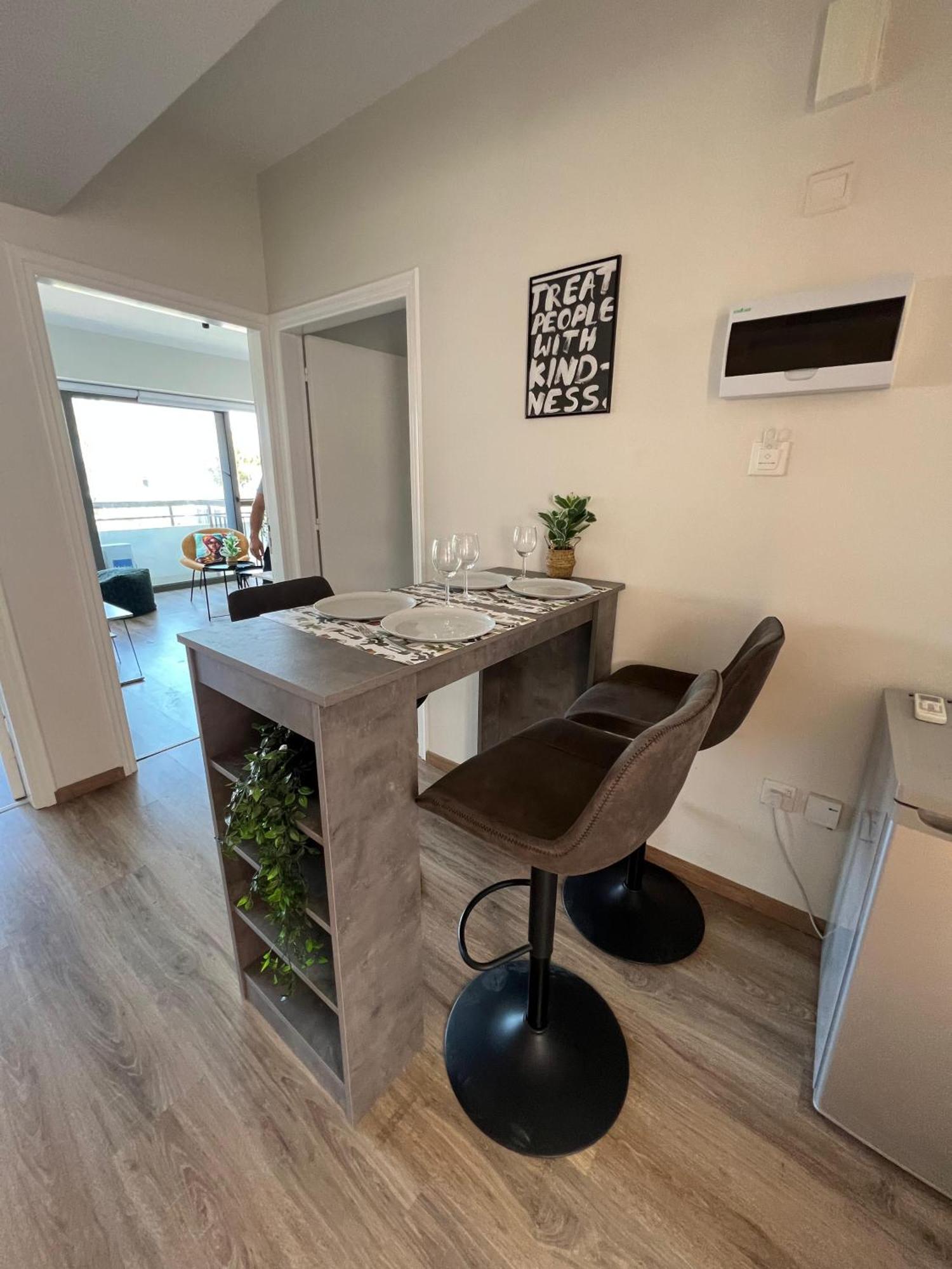 Appartamento Azul Sea View Larnaca Esterno foto