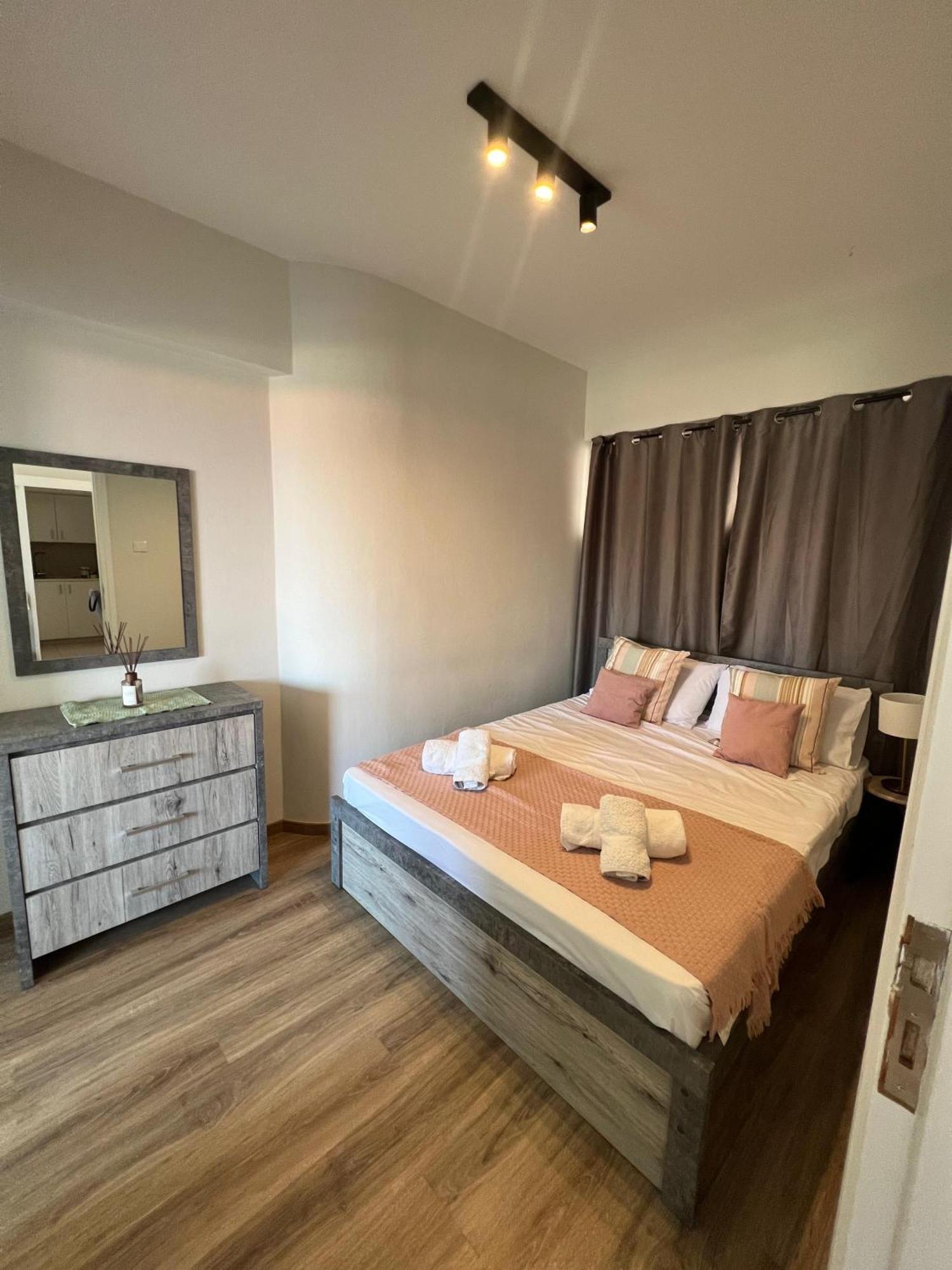 Appartamento Azul Sea View Larnaca Esterno foto