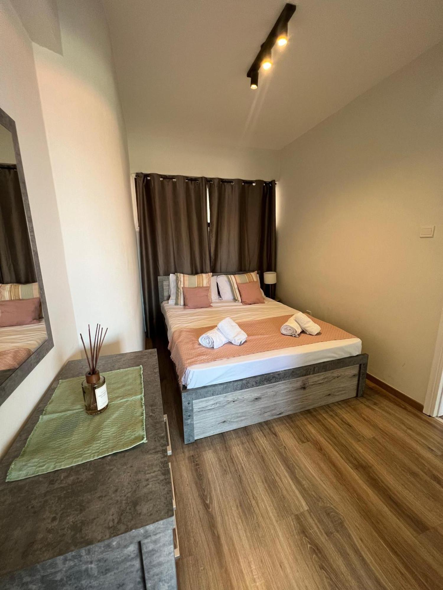 Appartamento Azul Sea View Larnaca Esterno foto